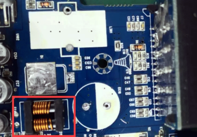 線路板電源輸入口的濾波電路沒有靠近接口放置